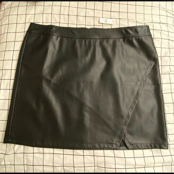 LOFT plus size leather skirt NWT - Picture 1 of 4